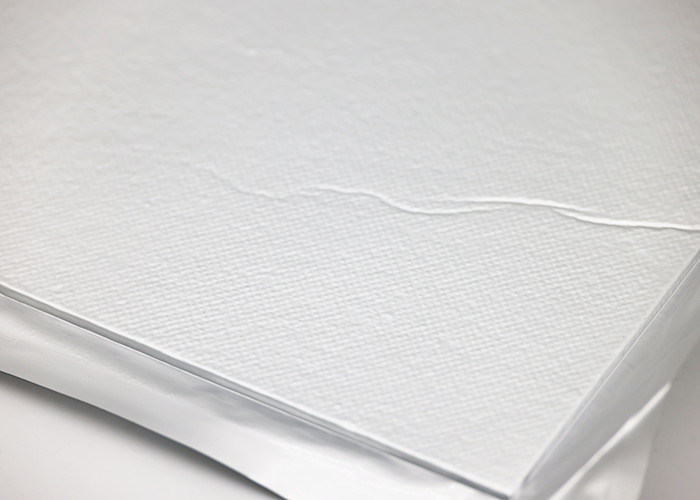 عایق گرمای میکرو سوراخ شده سفید با مقاومت خوب در برابر شوک حرارتی و ثبات شیمیایی